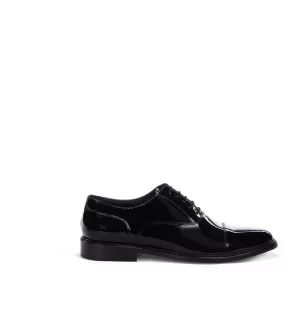 Black patent leather oxford shoes