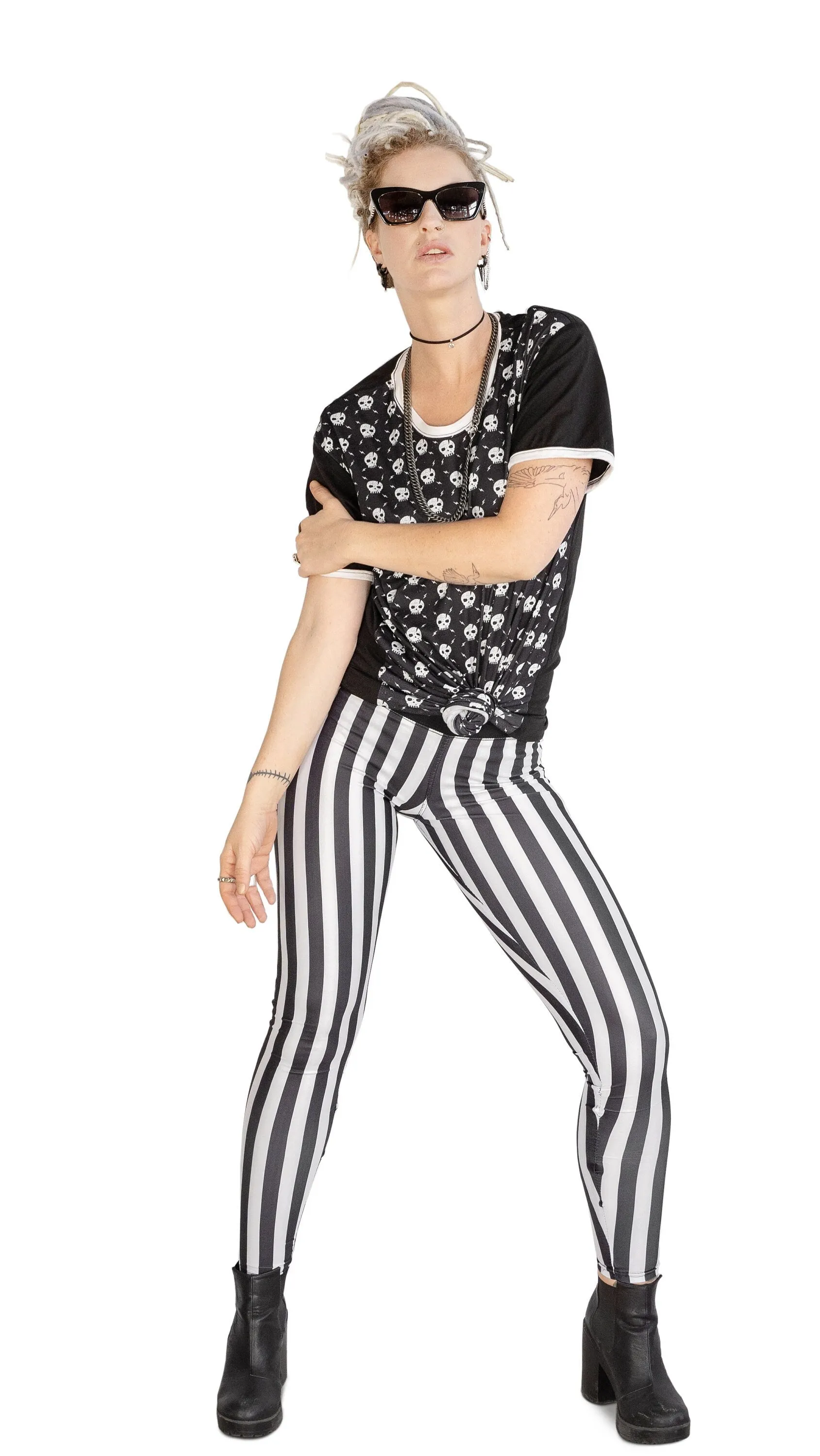 Goth circus striped leggings | in Black / White